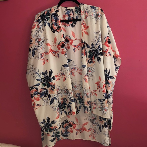 Floral kimono - Picture 1 of 2